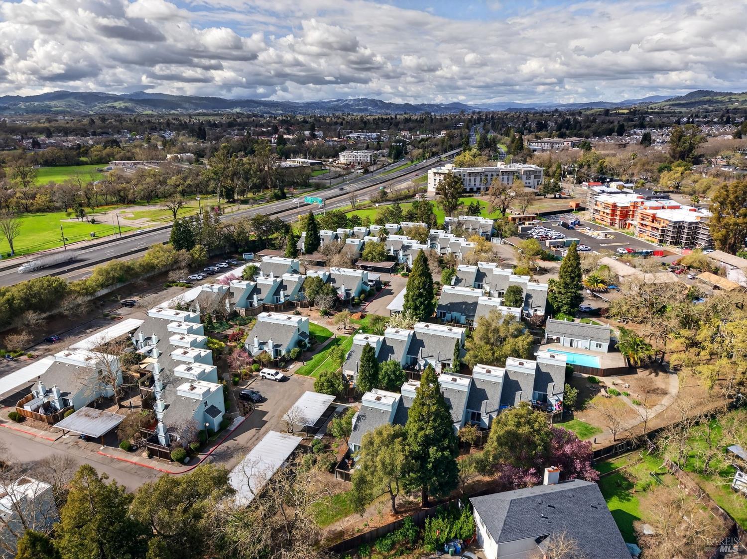 Detail Gallery Image 27 of 27 For 230 Courtyards E Unkn, Windsor,  CA 95492 - 2 Beds | 2 Baths