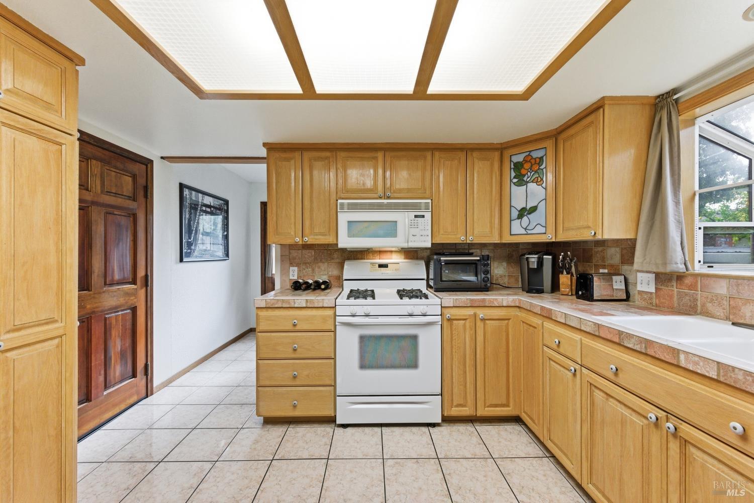 Detail Gallery Image 36 of 53 For 639 E 5th St, Benicia,  CA 94510 - 3 Beds | 2/1 Baths