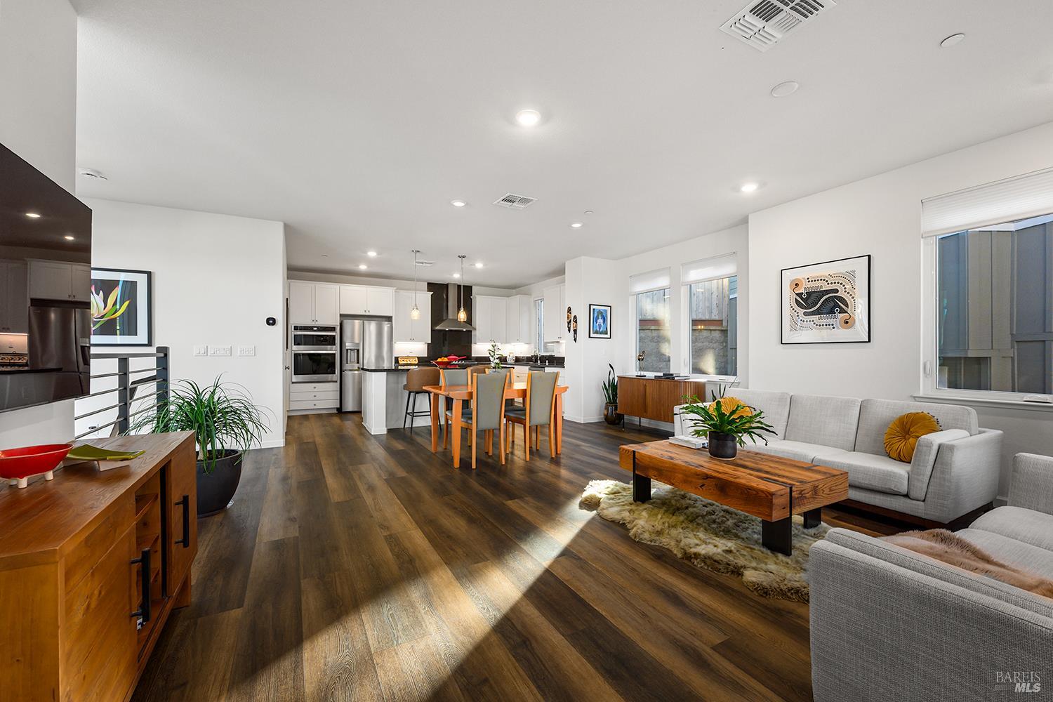 Detail Gallery Image 23 of 39 For 540 Sapphire St, Petaluma,  CA 94952 - 3 Beds | 2/1 Baths