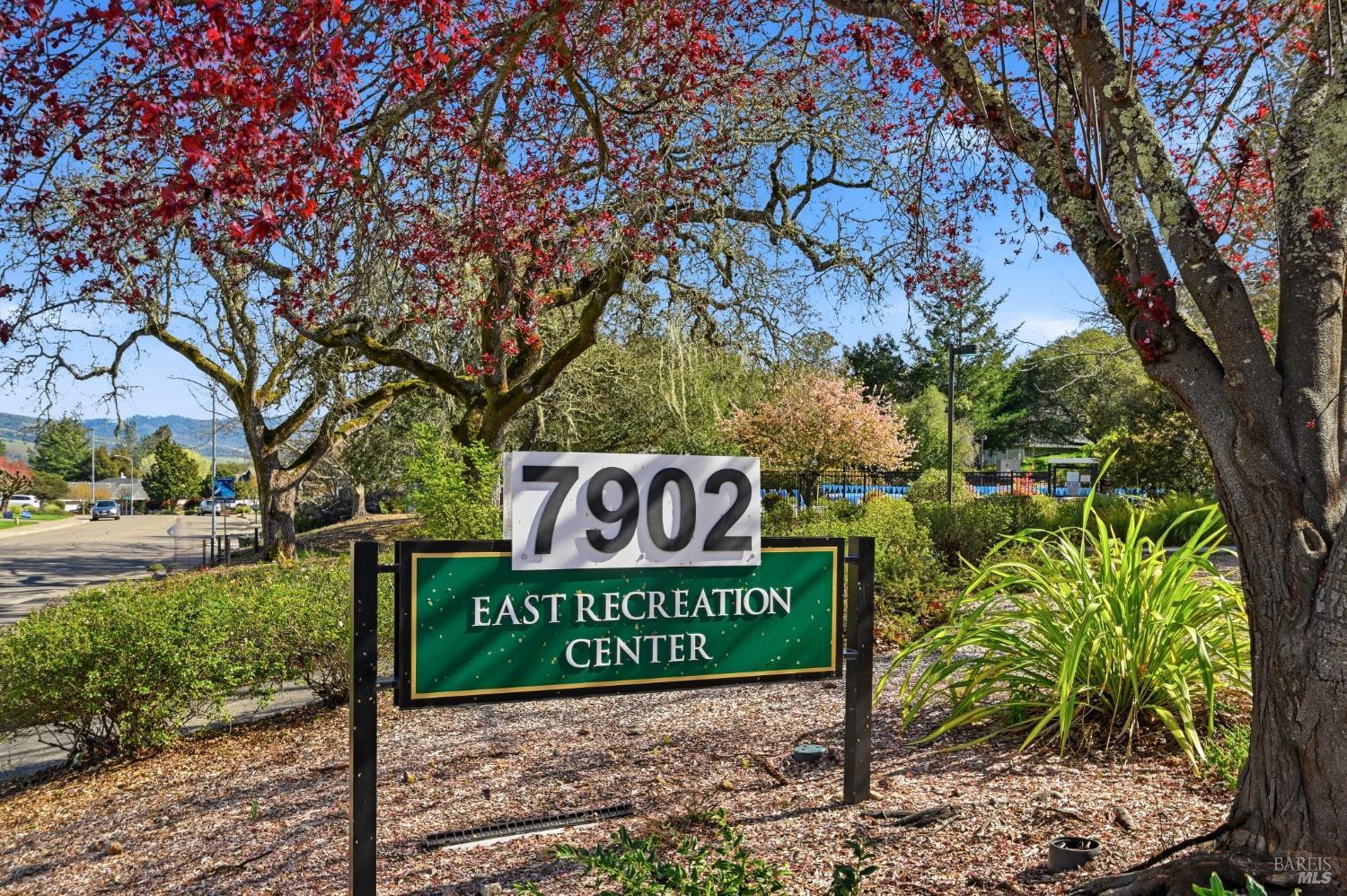 Detail Gallery Image 53 of 63 For 437 Crestridge Pl, Santa Rosa,  CA 95409 - 3 Beds | 2/1 Baths