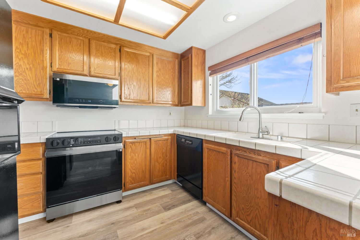 Detail Gallery Image 10 of 41 For 1175 Hickory Ave, Fairfield,  CA 94533 - 4 Beds | 3 Baths