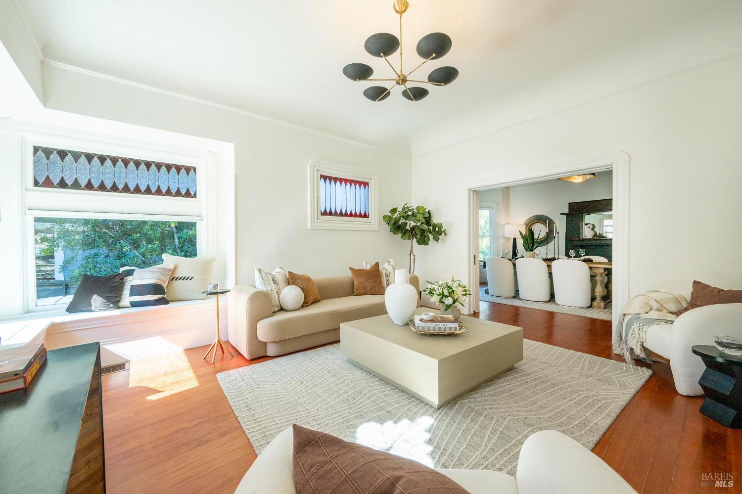 Detail Gallery Image 2 of 35 For 423 Matheson St, Healdsburg,  CA 95448 - 3 Beds | 2/2 Baths