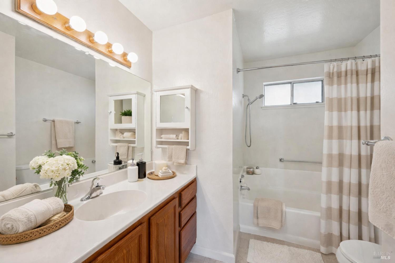 Detail Gallery Image 17 of 21 For 20772 Temelec Dr, Sonoma,  CA 95476 - 3 Beds | 2 Baths