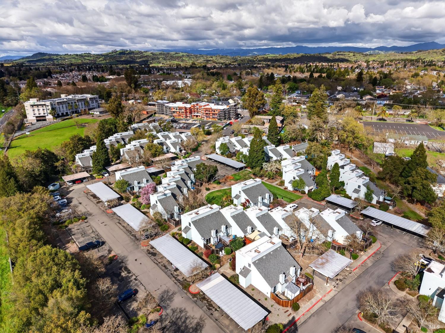 Detail Gallery Image 26 of 27 For 230 Courtyards E Unkn, Windsor,  CA 95492 - 2 Beds | 2 Baths