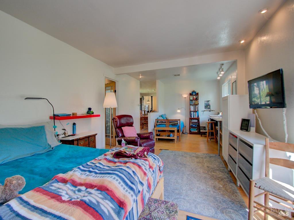 Detail Gallery Image 14 of 52 For 14100 Prairie Way, Mendocino,  CA 95460 - 2 Beds | 2 Baths