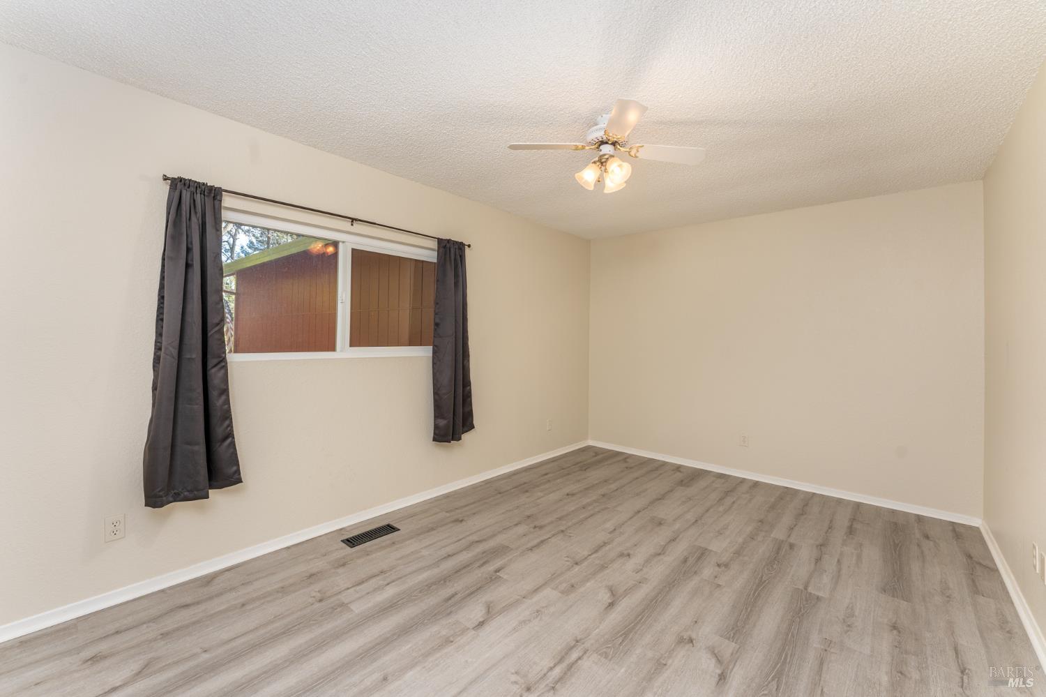 Detail Gallery Image 15 of 41 For 132 Ridgecrest Dr, Napa,  CA 94558 - 3 Beds | 2 Baths