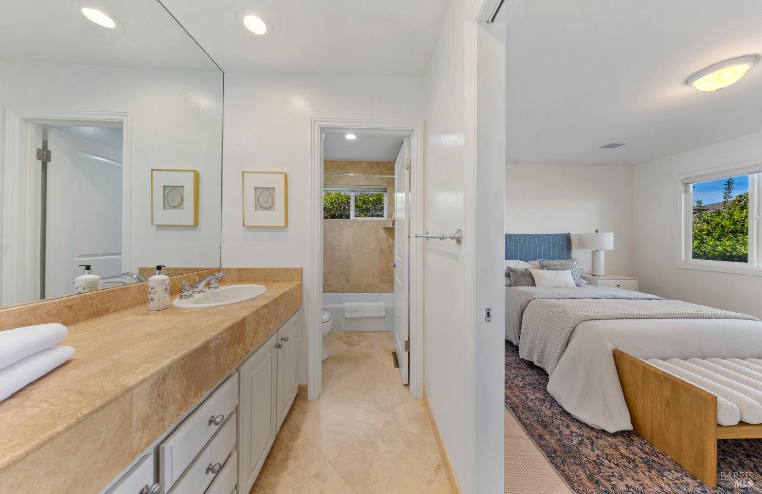 Detail Gallery Image 30 of 42 For 217 Jamaica St, Tiburon,  CA 94920 - 4 Beds | 2/1 Baths