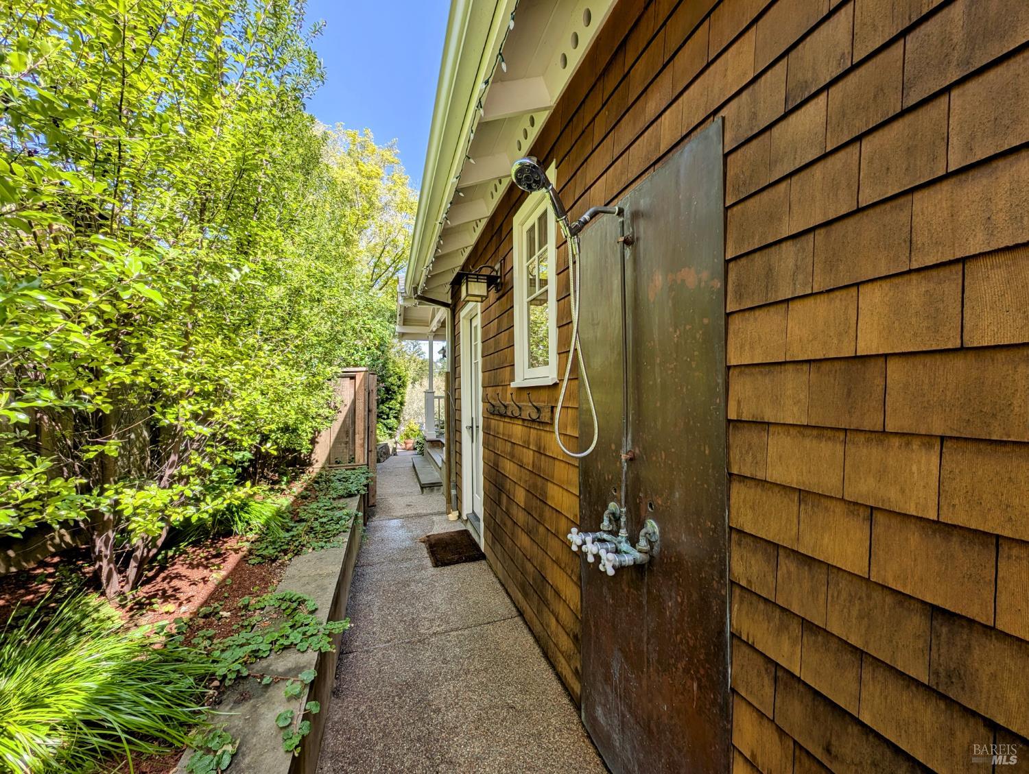 Detail Gallery Image 6 of 41 For 115 Sunnyside Ave, San Anselmo,  CA 94960 - 4 Beds | 3/1 Baths