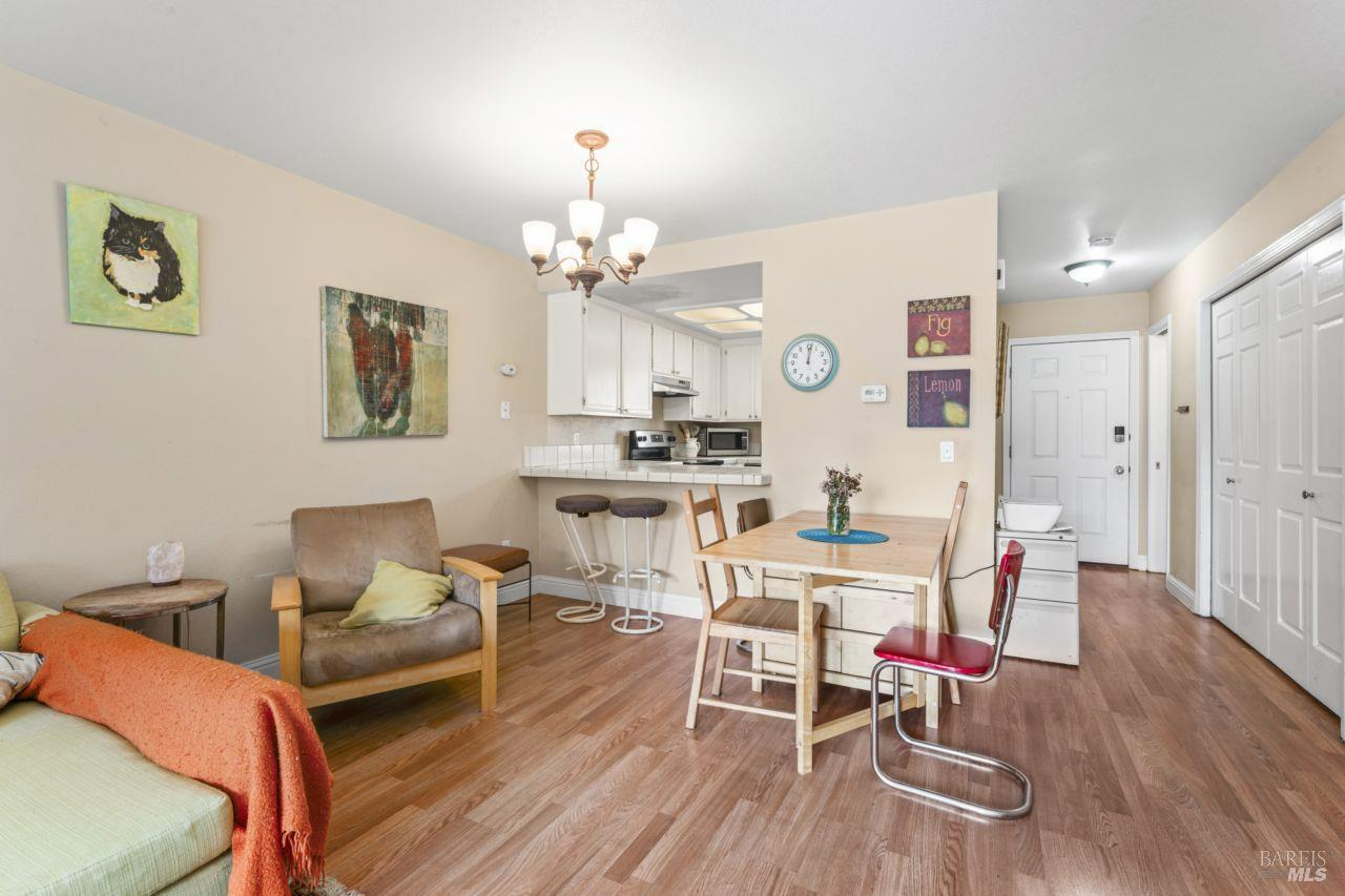 Detail Gallery Image 10 of 30 For 2142 Chianti Dr, Santa Rosa,  CA 95403 - 2 Beds | 1/1 Baths