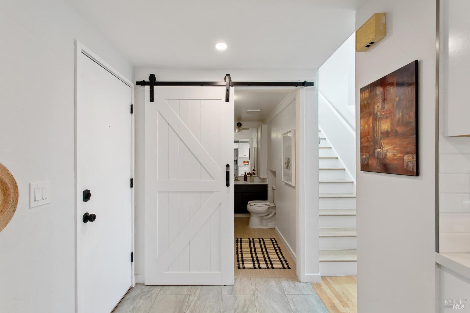 Detail Gallery Image 14 of 33 For 18 Dunlin Ct, San Rafael,  CA 94903 - 2 Beds | 1/1 Baths