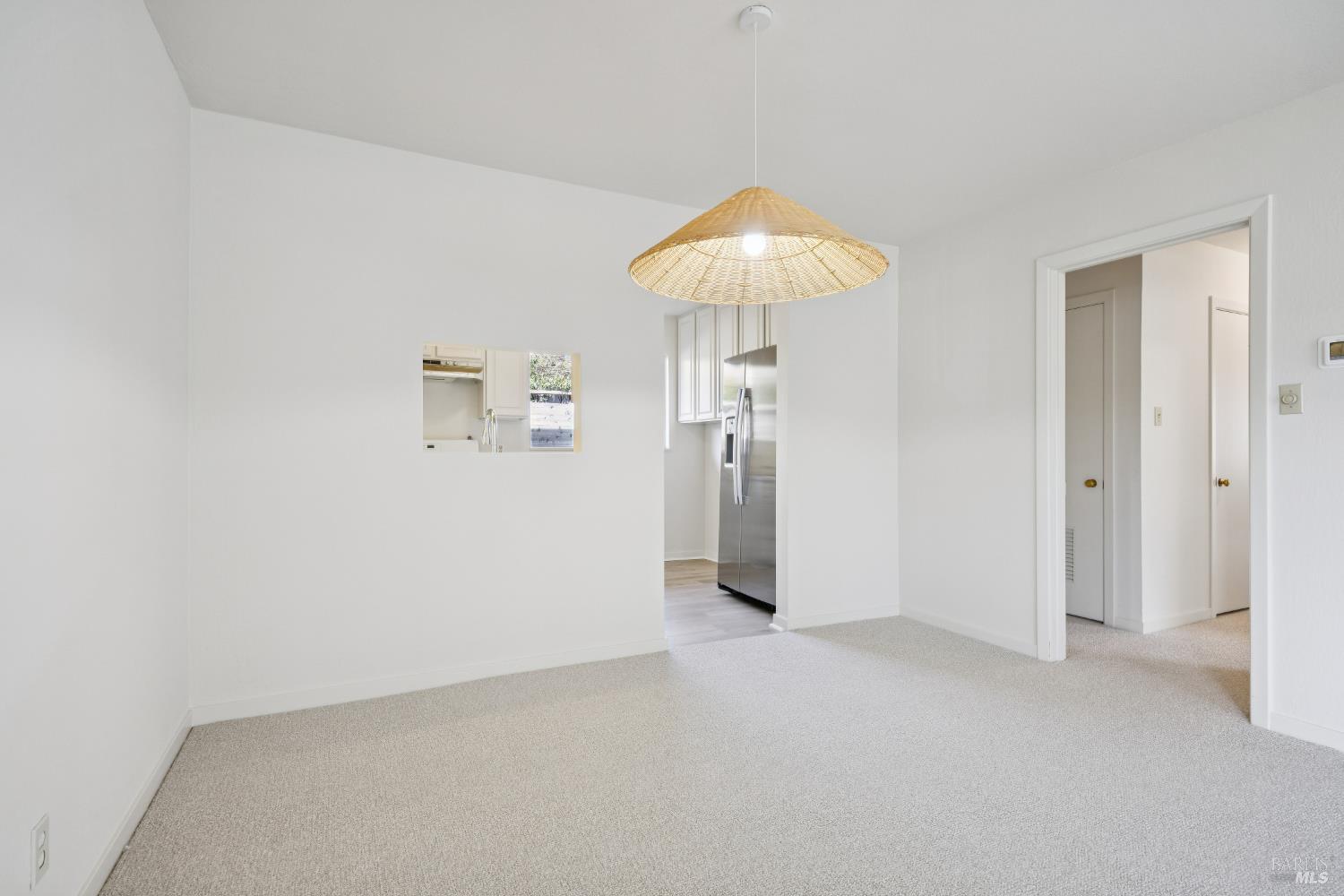 Detail Gallery Image 12 of 39 For 10 Somerset Ln, Mill Valley,  CA 94941 - 3 Beds | 2 Baths