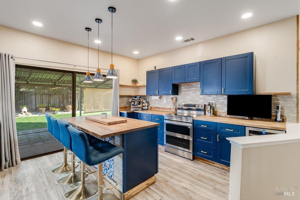 Detail Gallery Image 32 of 88 For 821 Saddle Horn Trl, Vacaville,  CA 95687 - 3 Beds | 3 Baths