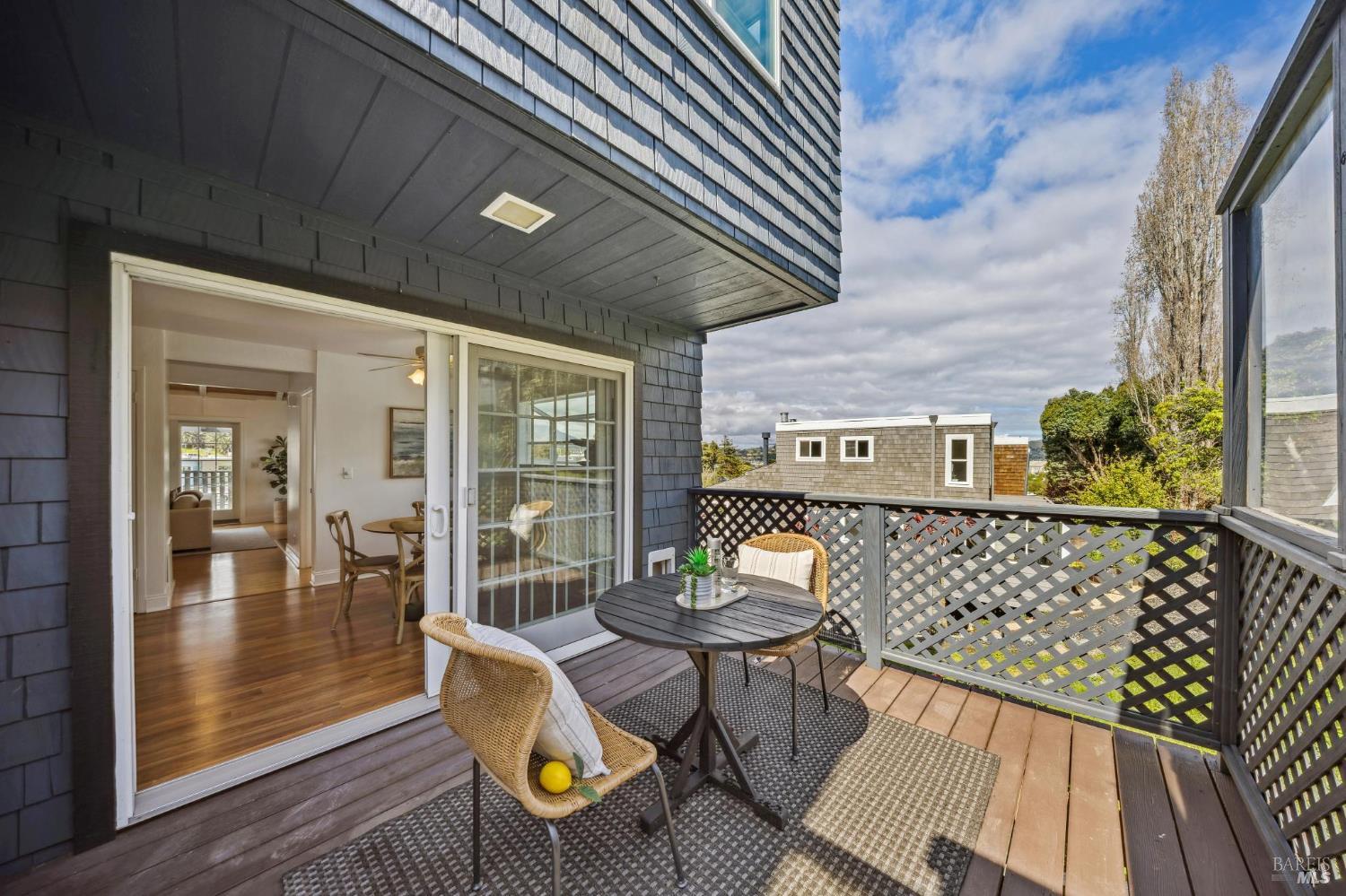 Detail Gallery Image 12 of 19 For 621 Nevada St, Sausalito,  CA 94965 - 2 Beds | 1/1 Baths