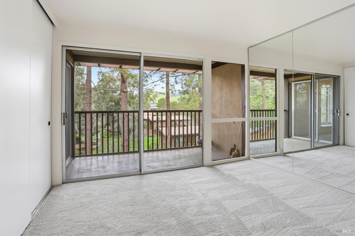 Detail Gallery Image 7 of 14 For 89 Forest Ln, San Rafael,  CA 94903 - 1 Beds | 1 Baths