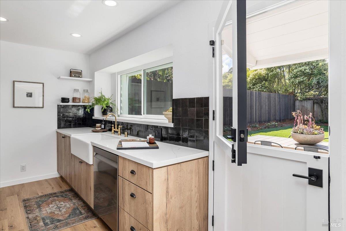 Detail Gallery Image 12 of 26 For 265 Cardinal Rd, Mill Valley,  CA 94941 - 3 Beds | 1 Baths