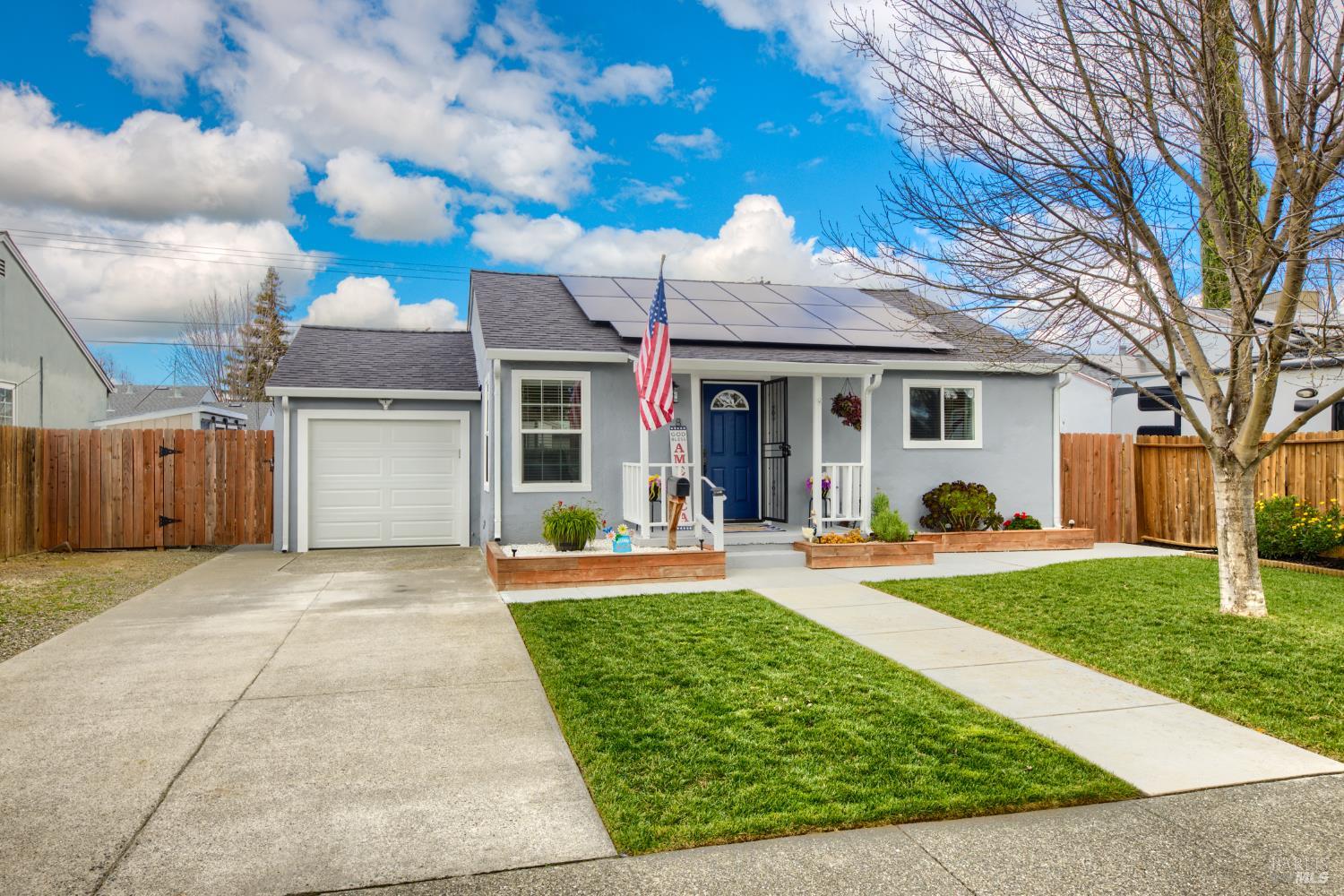 Detail Gallery Image 2 of 32 For 308 Buckeye St, Vacaville,  CA 95688 - 3 Beds | 1 Baths