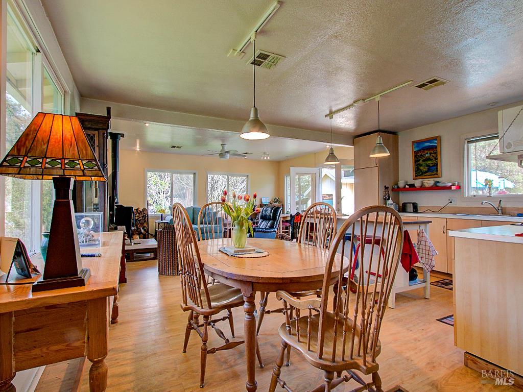 Detail Gallery Image 12 of 52 For 14100 Prairie Way, Mendocino,  CA 95460 - 2 Beds | 2 Baths