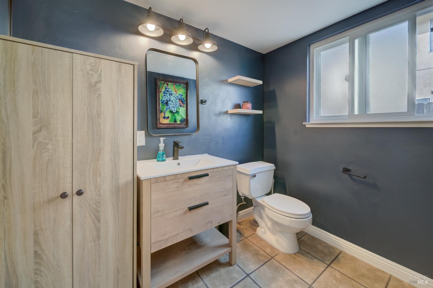 Detail Gallery Image 13 of 29 For 267 Sunridge Way, Vacaville,  CA 95688 - 4 Beds | 2/1 Baths