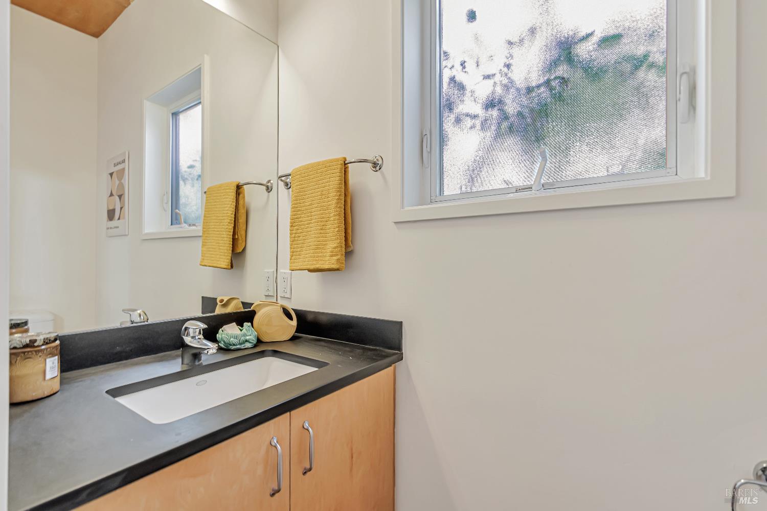 Detail Gallery Image 13 of 47 For 455 Florence Ave, Sebastopol,  CA 95472 - 1 Beds | 2/1 Baths