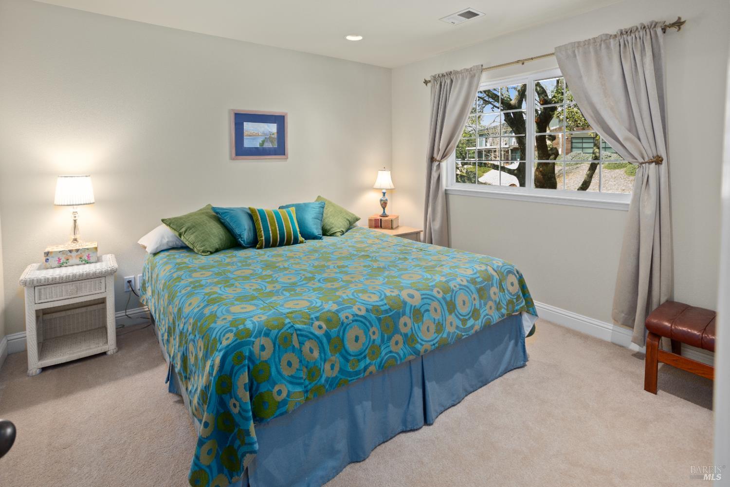 Detail Gallery Image 34 of 48 For 230 Clear Ridge Drive Dr, Healdsburg,  CA 95448 - 3 Beds | 2/1 Baths