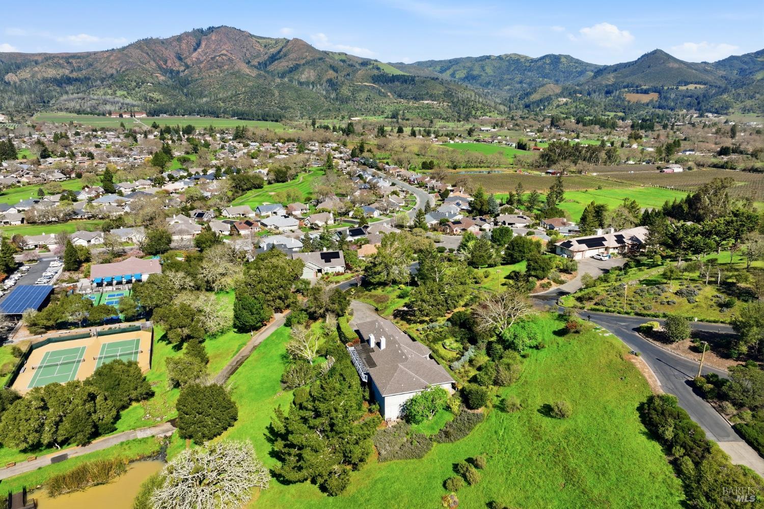 Detail Gallery Image 2 of 63 For 437 Crestridge Pl, Santa Rosa,  CA 95409 - 3 Beds | 2/1 Baths