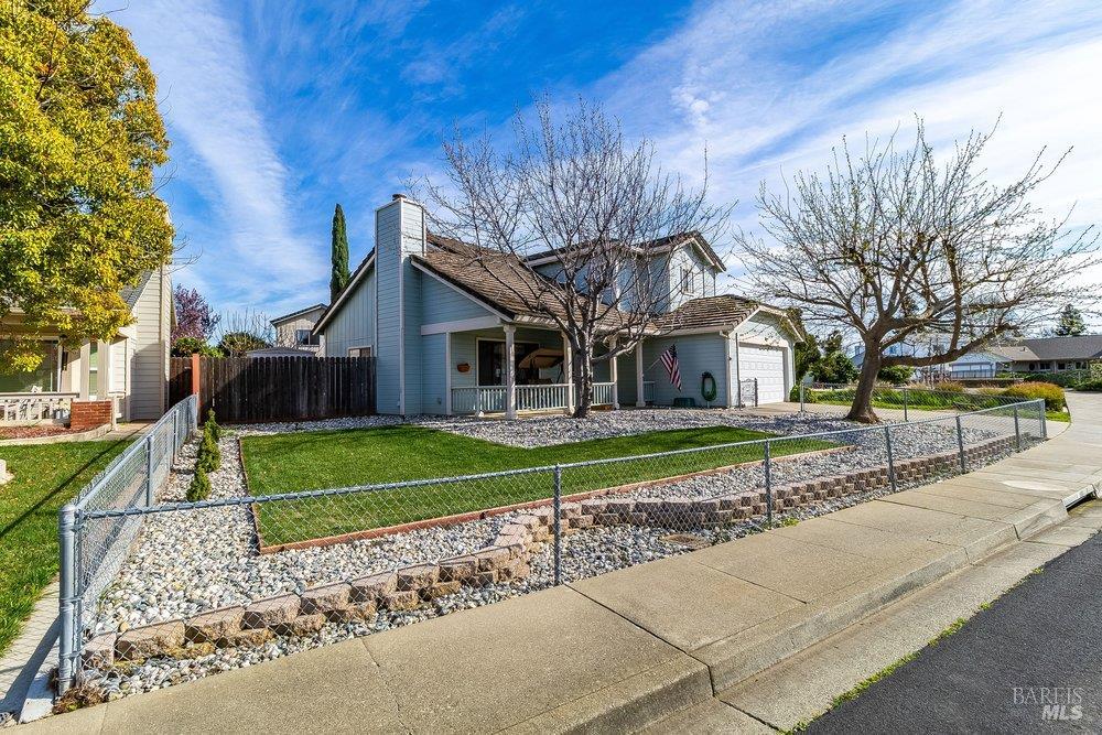 Detail Gallery Image 3 of 88 For 821 Saddle Horn Trl, Vacaville,  CA 95687 - 3 Beds | 3 Baths