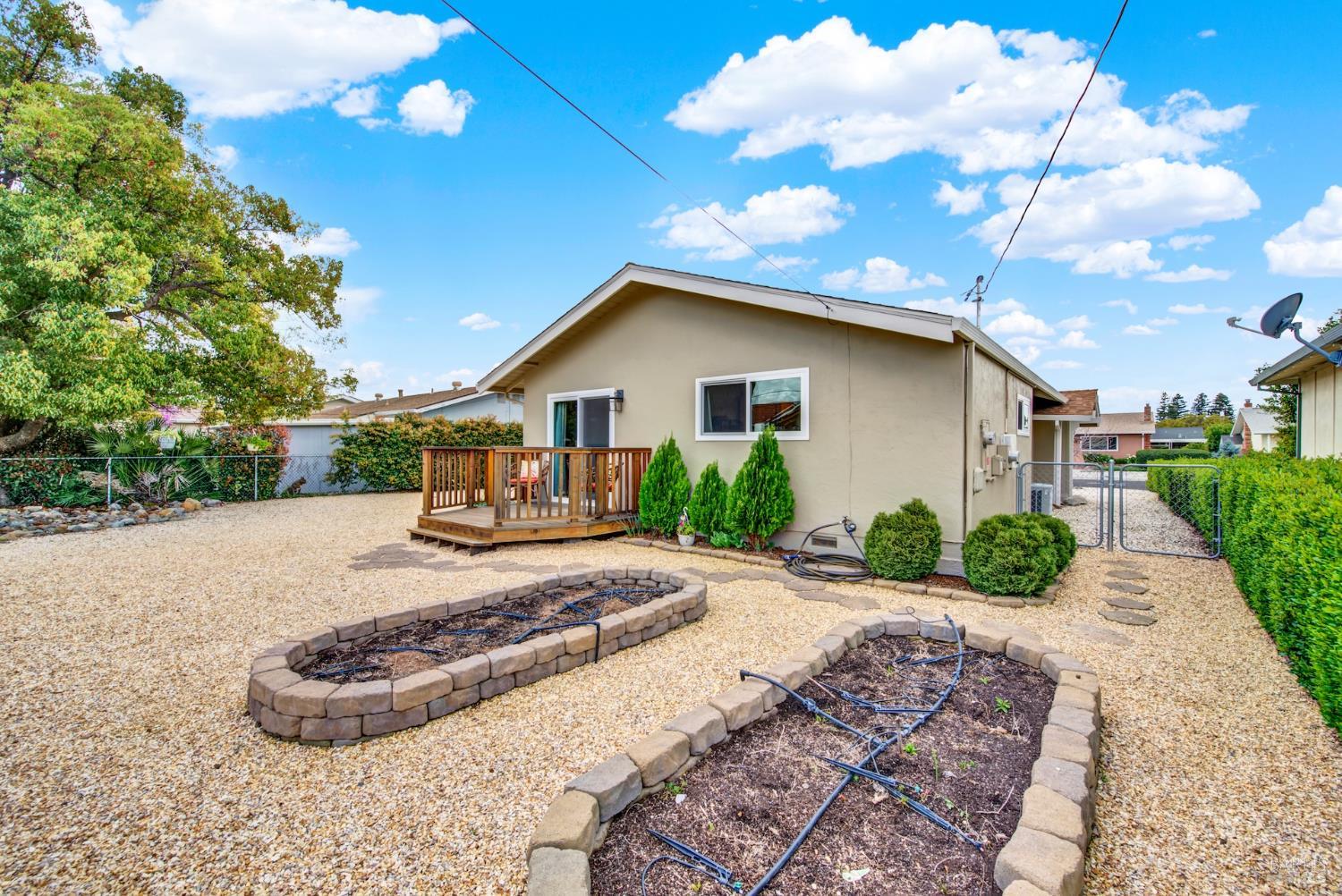 Detail Gallery Image 28 of 41 For 129 Carlsbad Cir, Vacaville,  CA 95687 - 2 Beds | 1 Baths