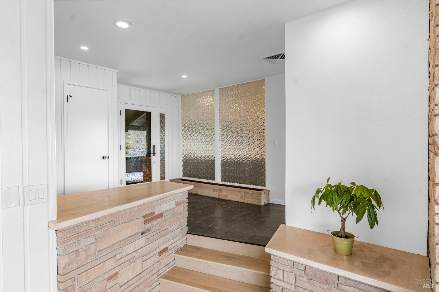 Detail Gallery Image 11 of 92 For 631 Casswall St, Napa,  CA 94558 - 7 Beds | 5/2 Baths