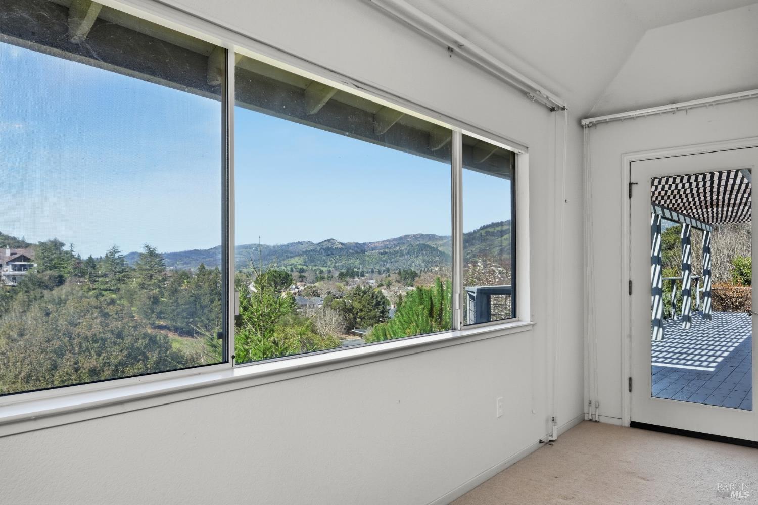 Detail Gallery Image 32 of 63 For 437 Crestridge Pl, Santa Rosa,  CA 95409 - 3 Beds | 2/1 Baths