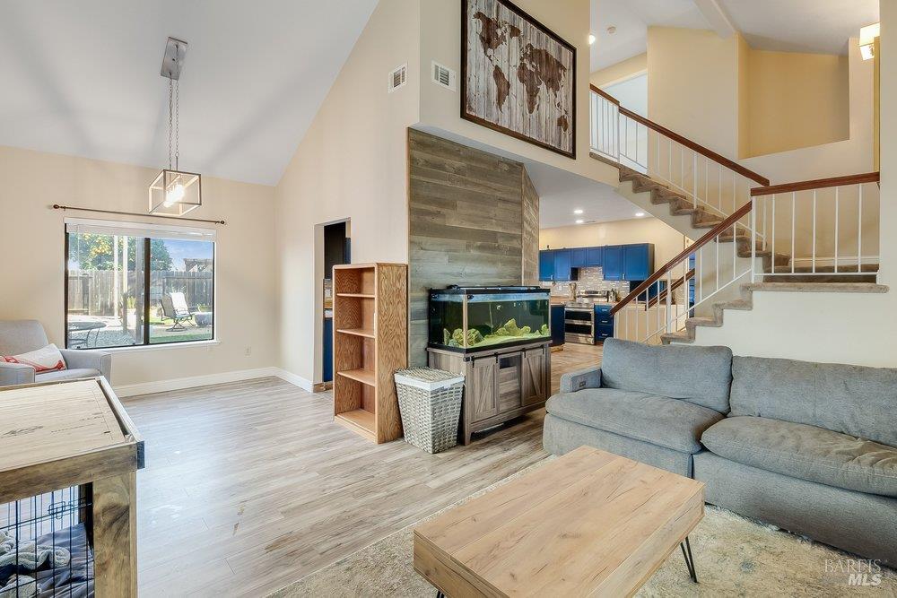 Detail Gallery Image 18 of 88 For 821 Saddle Horn Trl, Vacaville,  CA 95687 - 3 Beds | 3 Baths