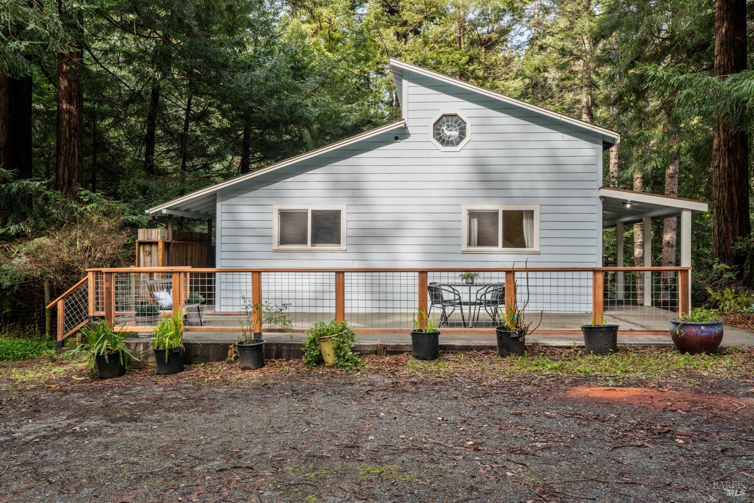 Detail Gallery Image 4 of 25 For 17600 Redwood Springs Dr, Fort Bragg,  CA 95437 - 2 Beds | 2 Baths