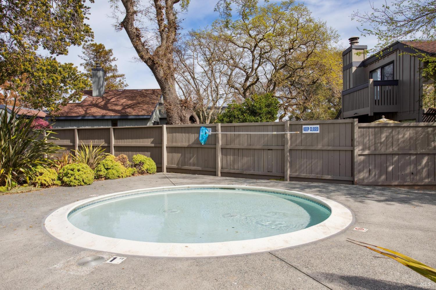 Detail Gallery Image 31 of 33 For 18 Dunlin Ct, San Rafael,  CA 94903 - 2 Beds | 1/1 Baths