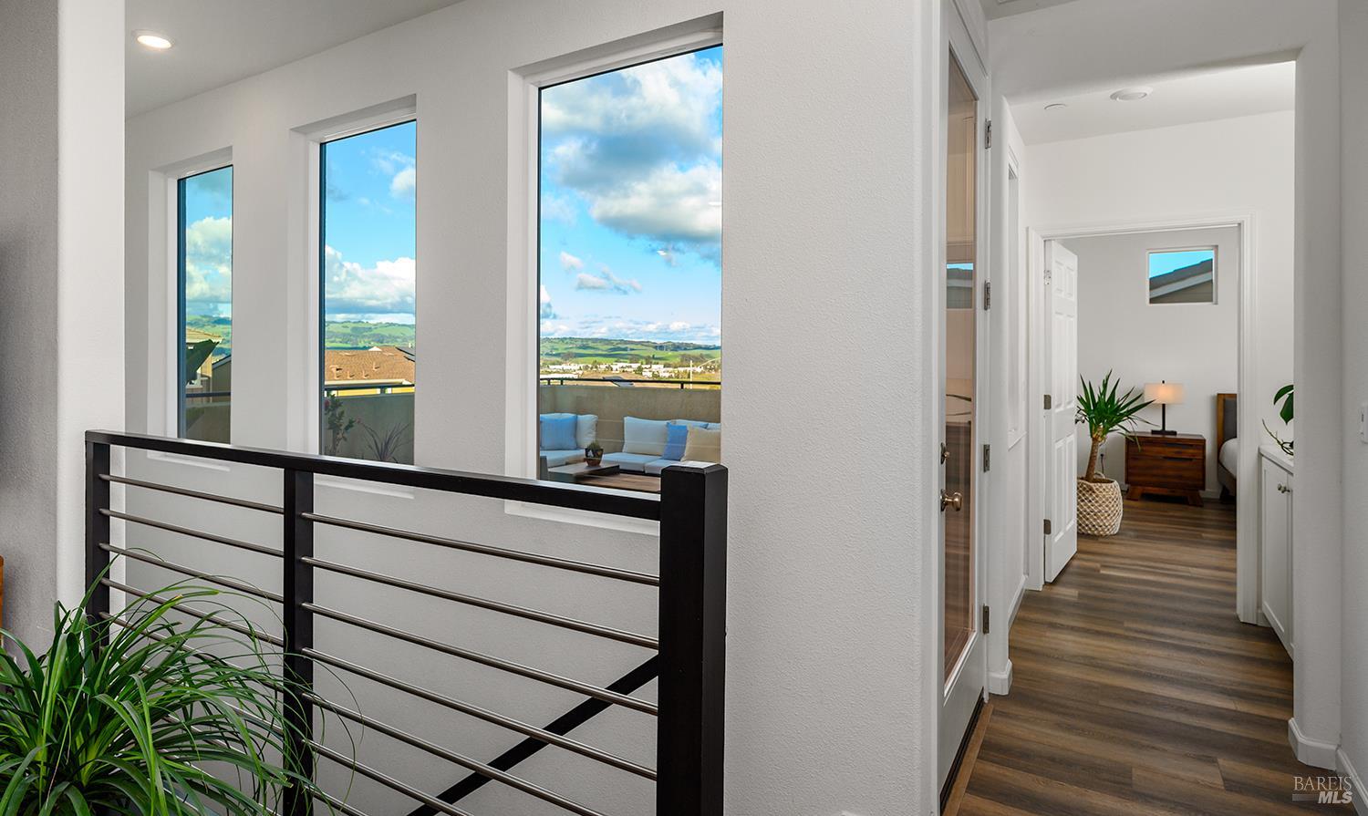 Detail Gallery Image 26 of 39 For 540 Sapphire St, Petaluma,  CA 94952 - 3 Beds | 2/1 Baths