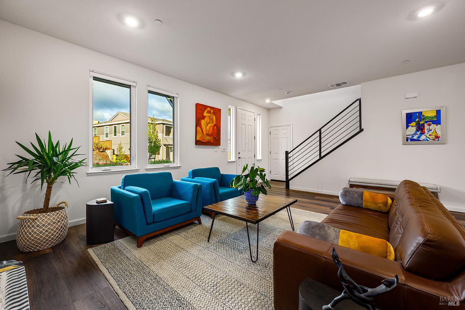 Detail Gallery Image 12 of 39 For 540 Sapphire St, Petaluma,  CA 94952 - 3 Beds | 2/1 Baths