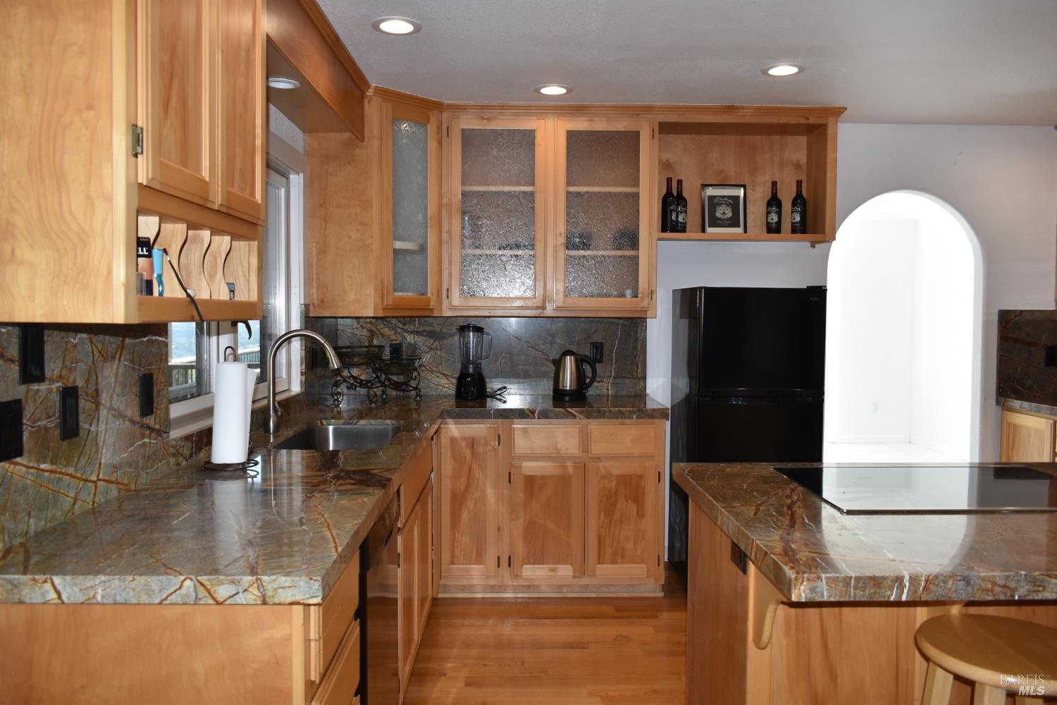 Detail Gallery Image 7 of 16 For 7490 Walnut Ln, Lower Lake,  CA 95457 - 3 Beds | 2/1 Baths