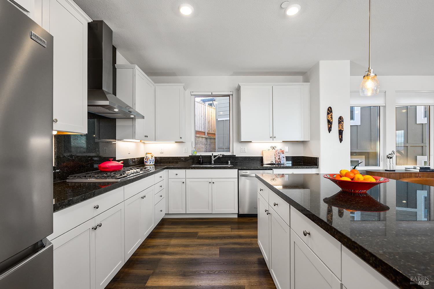 Detail Gallery Image 21 of 39 For 540 Sapphire St, Petaluma,  CA 94952 - 3 Beds | 2/1 Baths