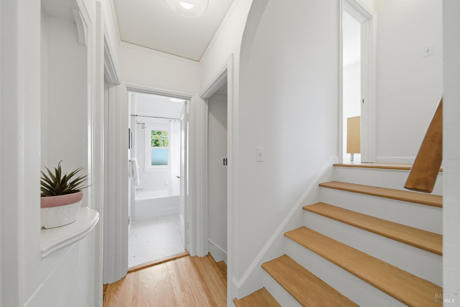 Detail Gallery Image 16 of 42 For 26 Hawthorne Ave, San Anselmo,  CA 94960 - 2 Beds | 2 Baths