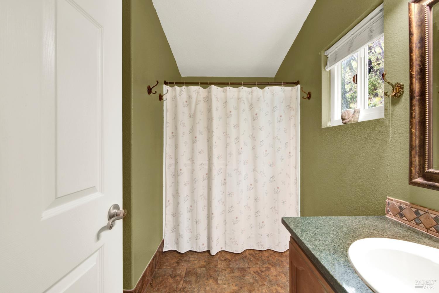 Detail Gallery Image 35 of 59 For 1021 Arroyo Grande Dr, Napa,  CA 94558 - 3 Beds | 2 Baths