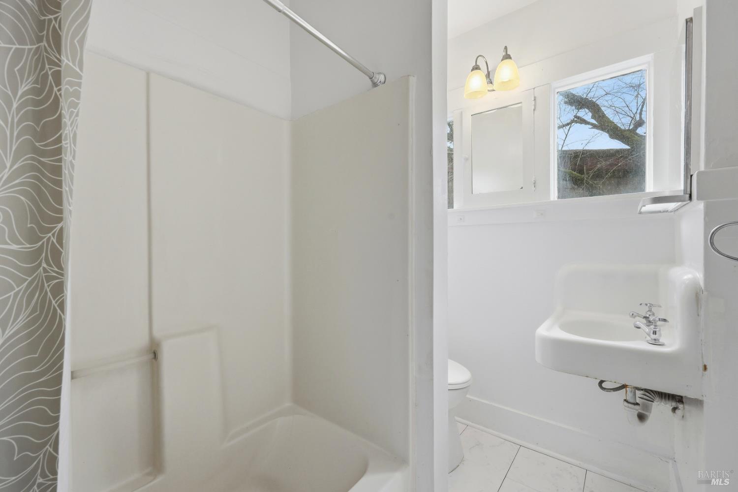 Detail Gallery Image 26 of 33 For 220 Carrillo St, Santa Rosa,  CA 95401 - 2 Beds | 1 Baths