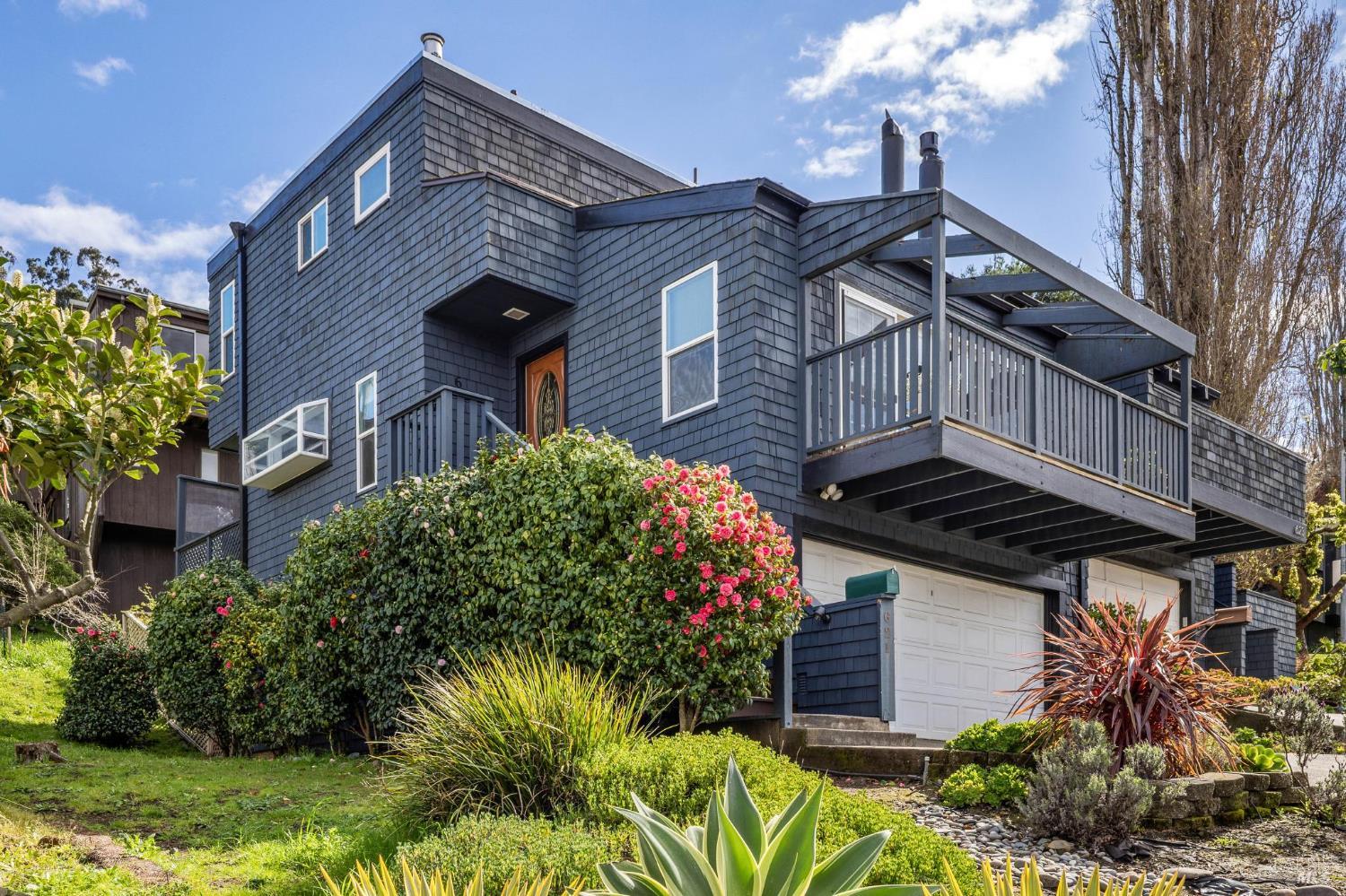 Detail Gallery Image 5 of 19 For 621 Nevada St, Sausalito,  CA 94965 - 2 Beds | 1/1 Baths