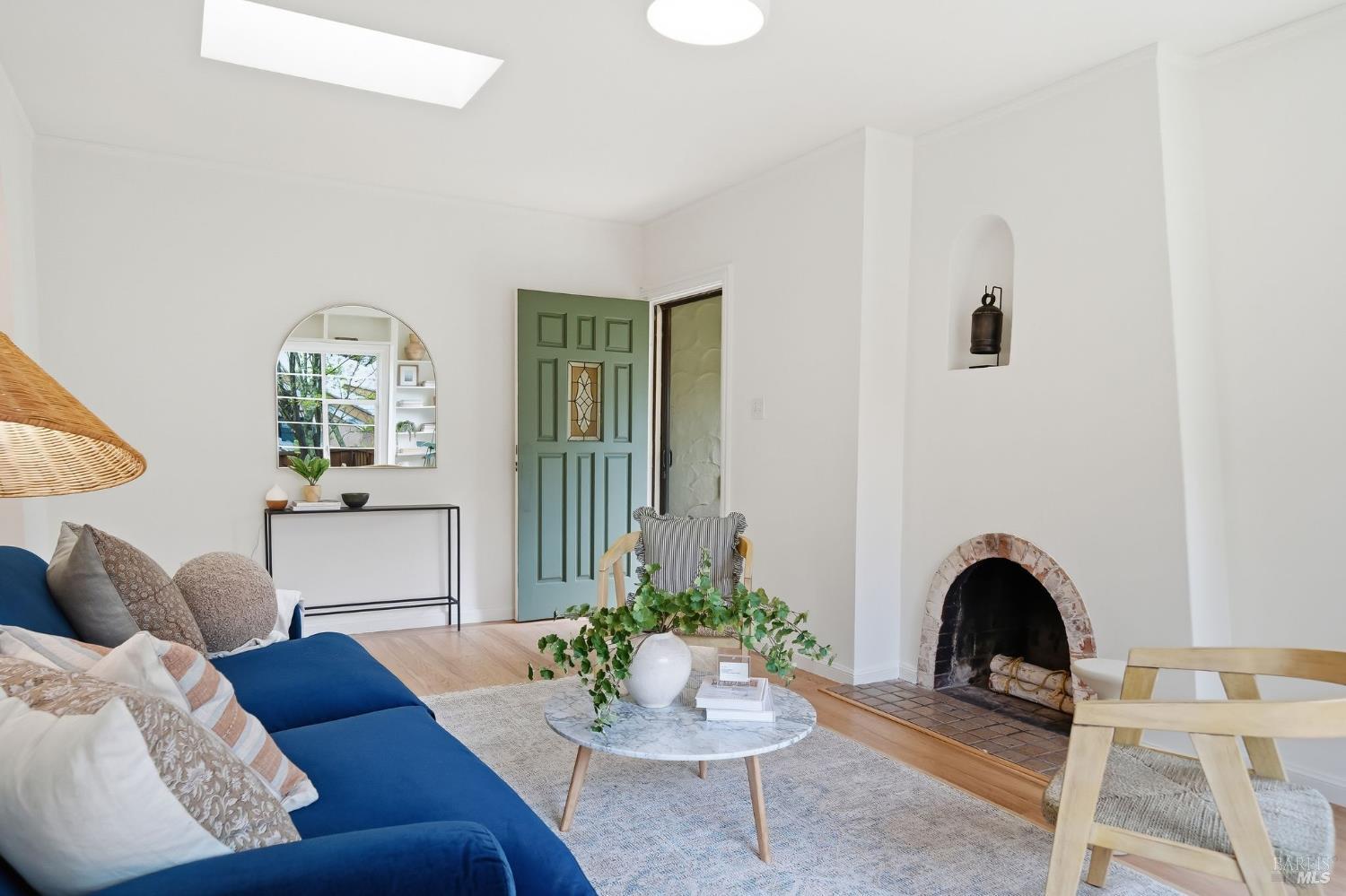 Detail Gallery Image 4 of 42 For 26 Hawthorne Ave, San Anselmo,  CA 94960 - 2 Beds | 2 Baths