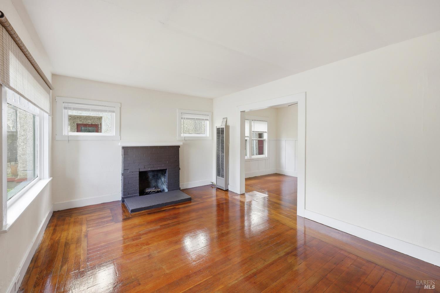 Detail Gallery Image 4 of 33 For 220 Carrillo St, Santa Rosa,  CA 95401 - 2 Beds | 1 Baths