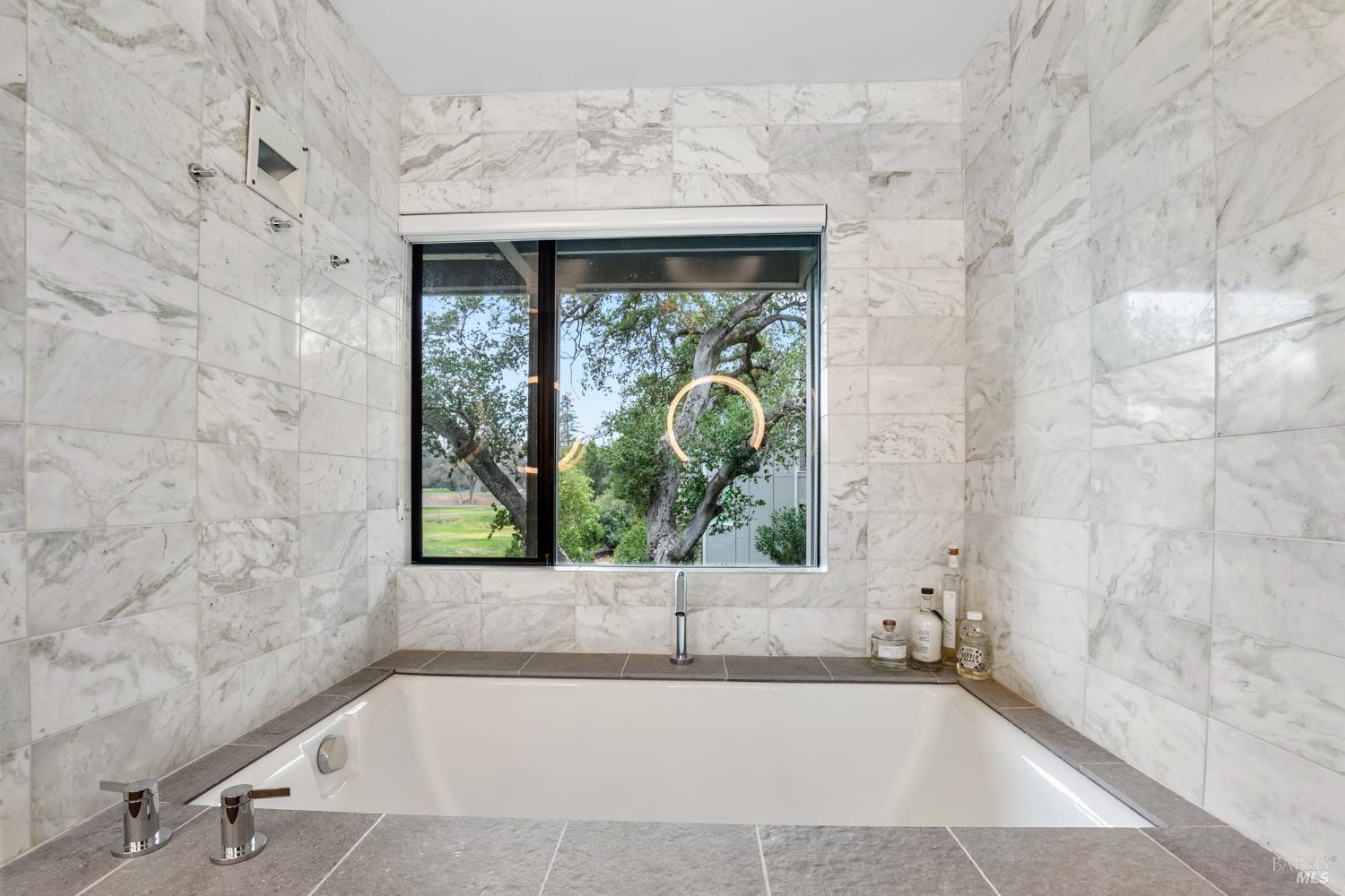 Detail Gallery Image 37 of 64 For 350 Deer Hollow Dr, Napa,  CA 94558 - 4 Beds | 4 Baths