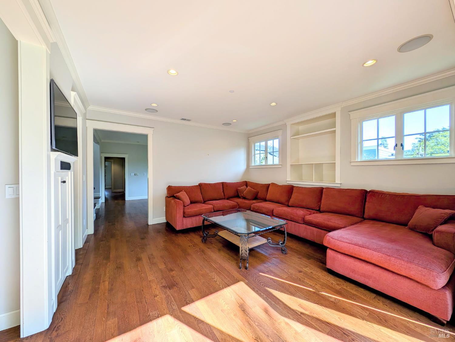 Detail Gallery Image 9 of 41 For 115 Sunnyside Ave, San Anselmo,  CA 94960 - 4 Beds | 3/1 Baths