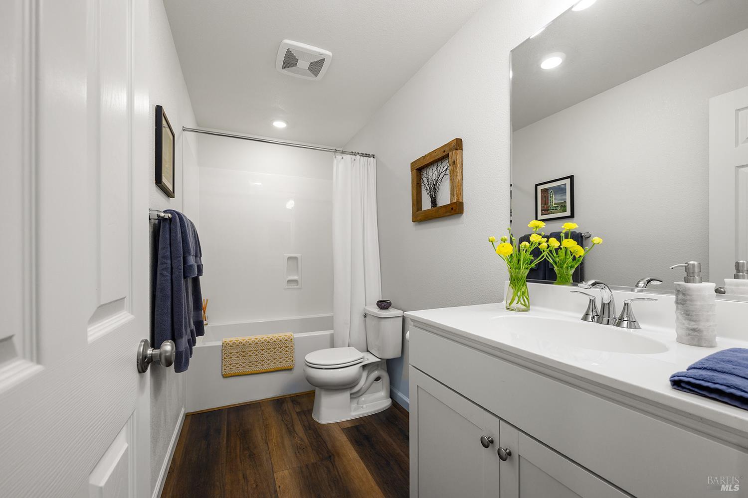 Detail Gallery Image 15 of 39 For 540 Sapphire St, Petaluma,  CA 94952 - 3 Beds | 2/1 Baths