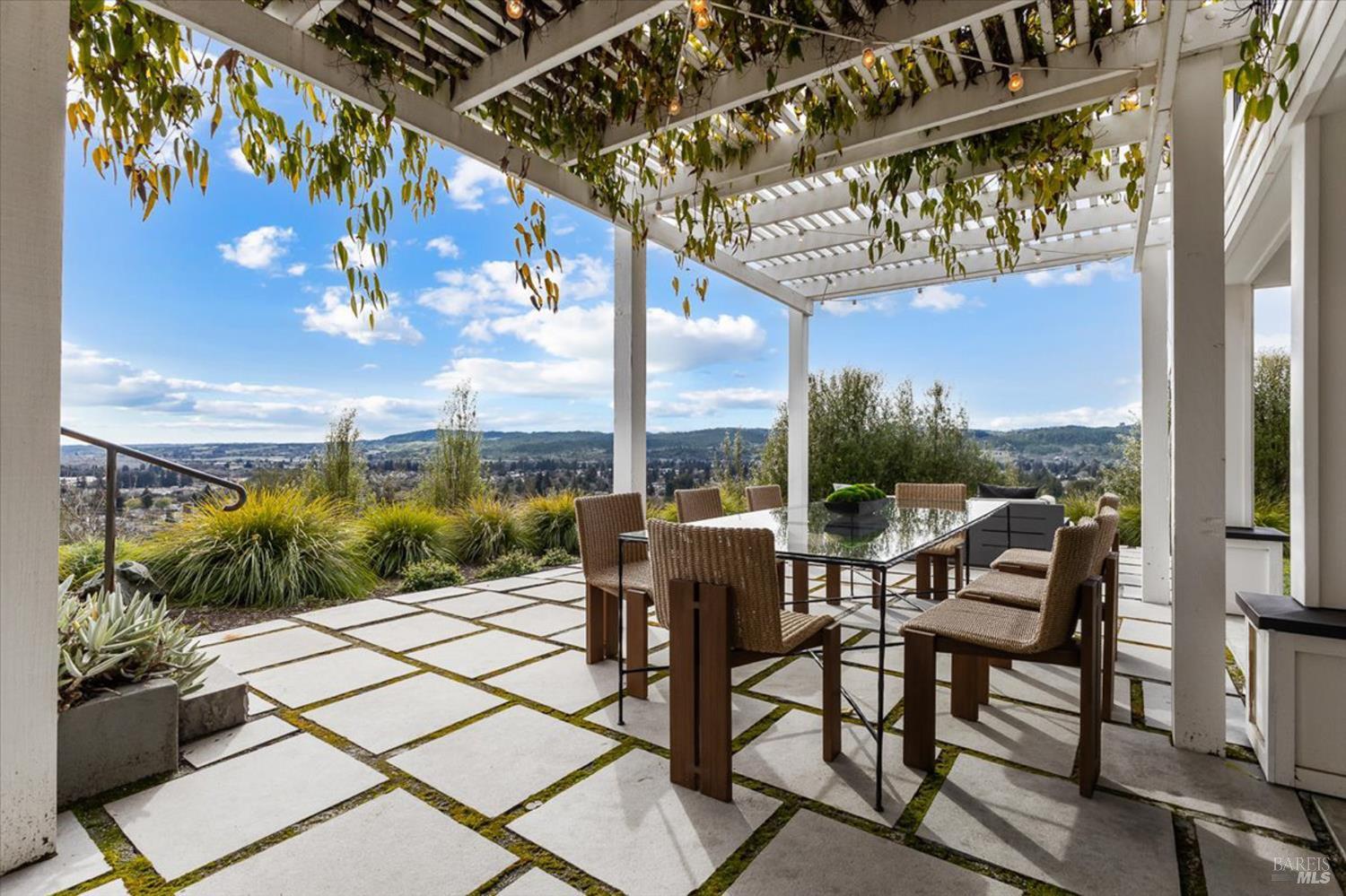 Detail Gallery Image 61 of 78 For 775 Benjamin Way, Healdsburg,  CA 95448 - 4 Beds | 3/2 Baths