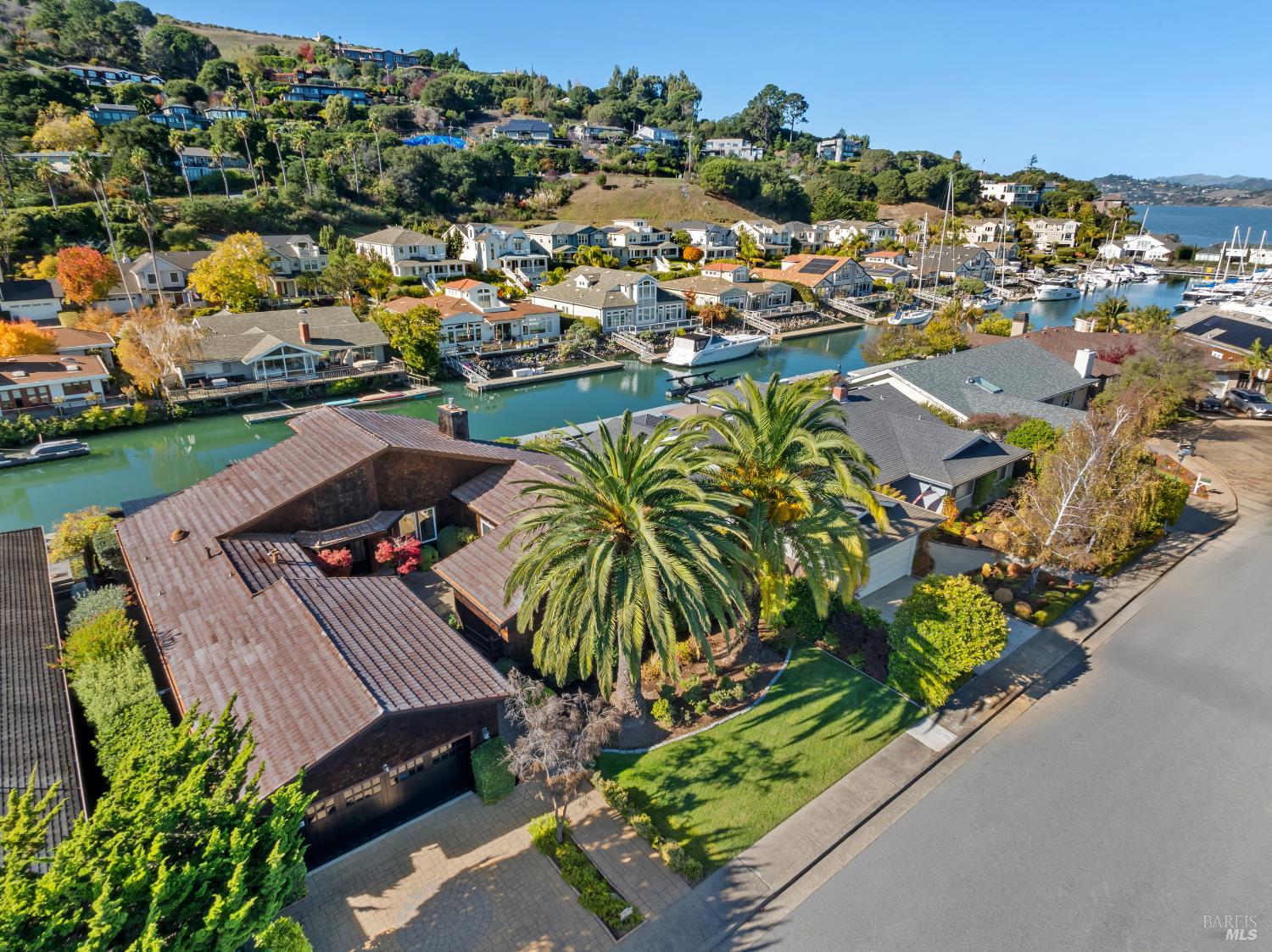 Detail Gallery Image 5 of 42 For 217 Jamaica St, Tiburon,  CA 94920 - 4 Beds | 2/1 Baths