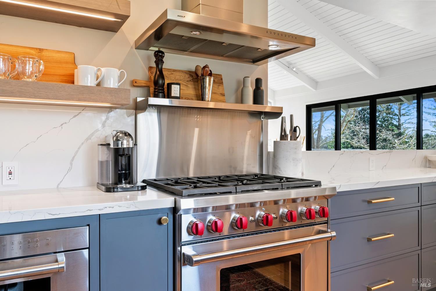 Detail Gallery Image 15 of 64 For 350 Deer Hollow Dr, Napa,  CA 94558 - 4 Beds | 4 Baths