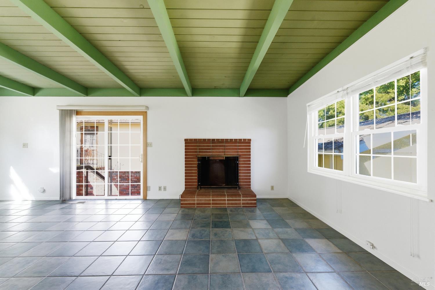 Detail Gallery Image 14 of 53 For 639 E 5th St, Benicia,  CA 94510 - 3 Beds | 2/1 Baths
