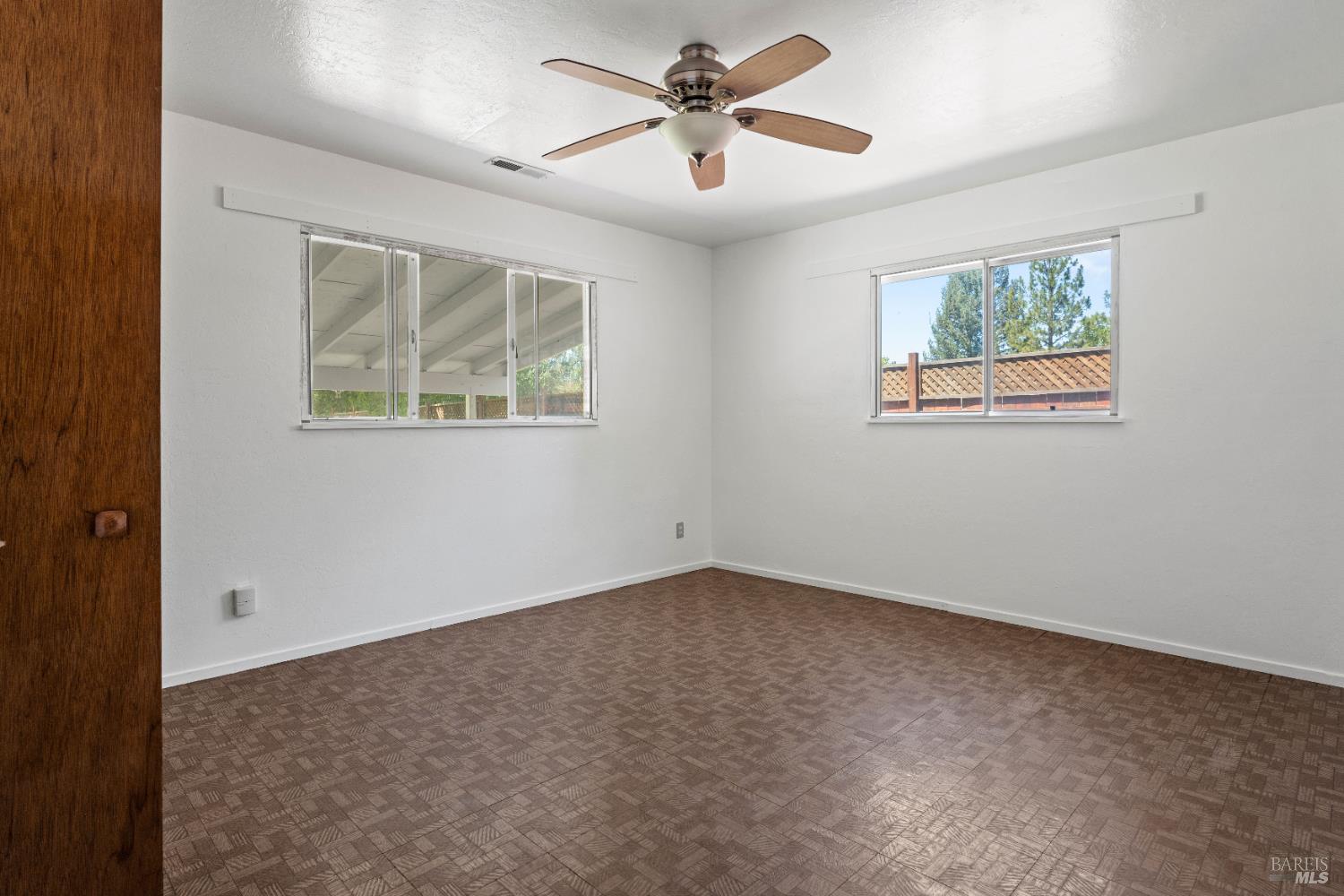 Detail Gallery Image 10 of 27 For 411 Milani Dr, Ukiah,  CA 95482 - 4 Beds | 2 Baths